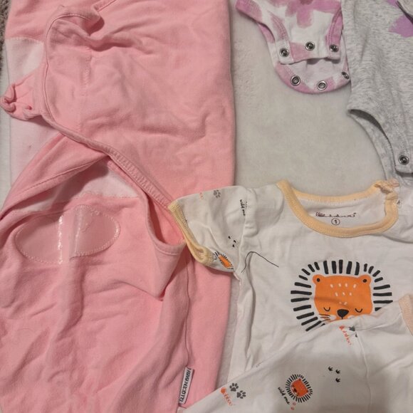 Carter's Newborn infant clothes
Price for all - Picture 4 of 6